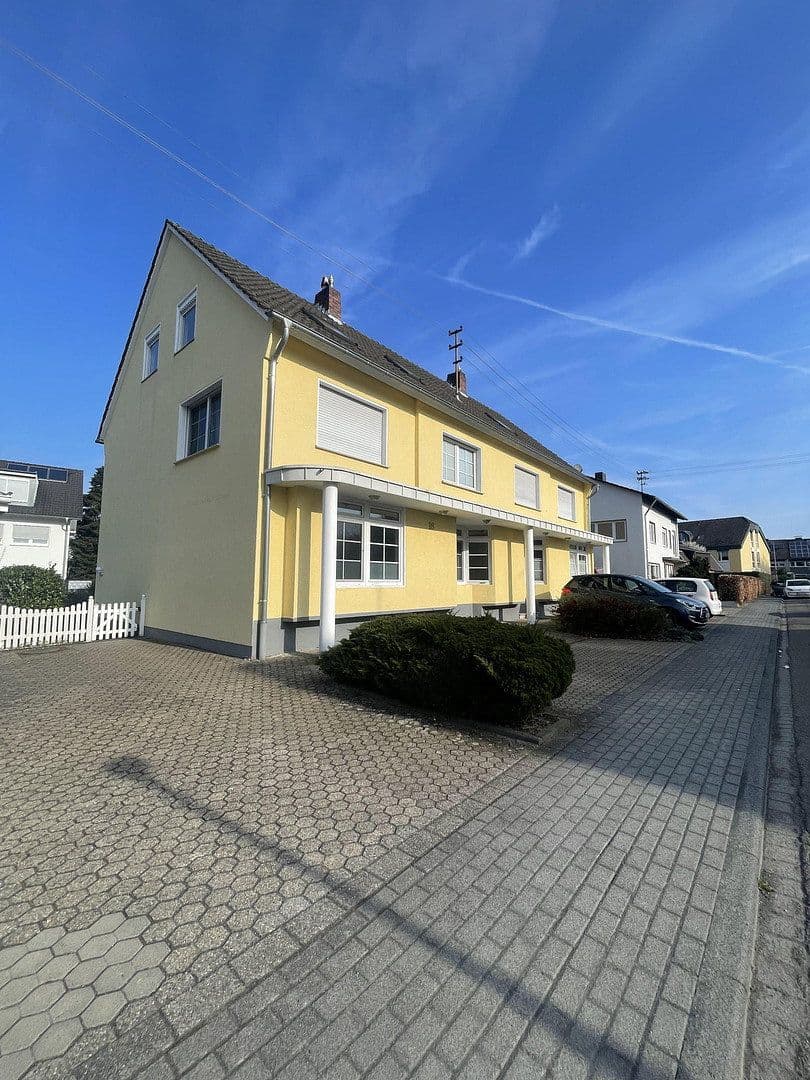 Pronájem bytu 2+1 79 m², Gothestraße 18, Sankt Augustin, Severní Porýní-Vestfálsko Pronájem bytu 2+1 79 m², Gothestraße 18, Sankt Augustin, Severní Porýní-Vestfálsko