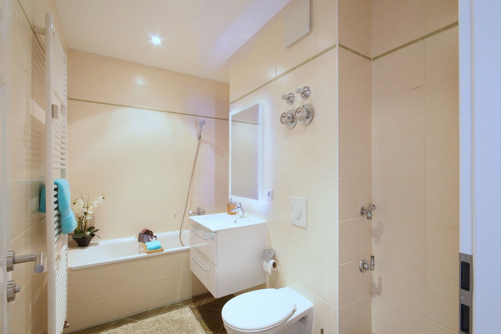 Prodej bytu 3+1 64 m², Mockauer Straße 68, Leipzig, Sasko Prodej bytu 3+1 64 m², Mockauer Straße 68, Leipzig, Sasko