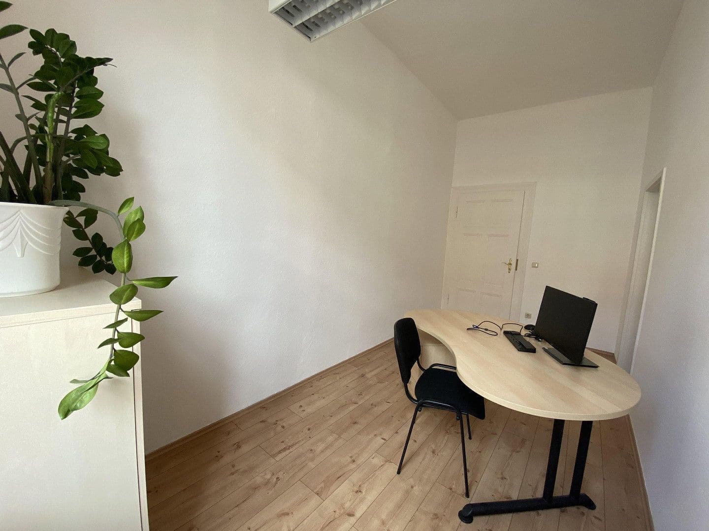 Pronájem kanceláře 540 m², Mariannenstrasse 20, Dessau-Rosslau, Sasko-Anhaltsko Pronájem kanceláře 540 m², Mariannenstrasse 20, Dessau-Rosslau, Sasko-Anhaltsko