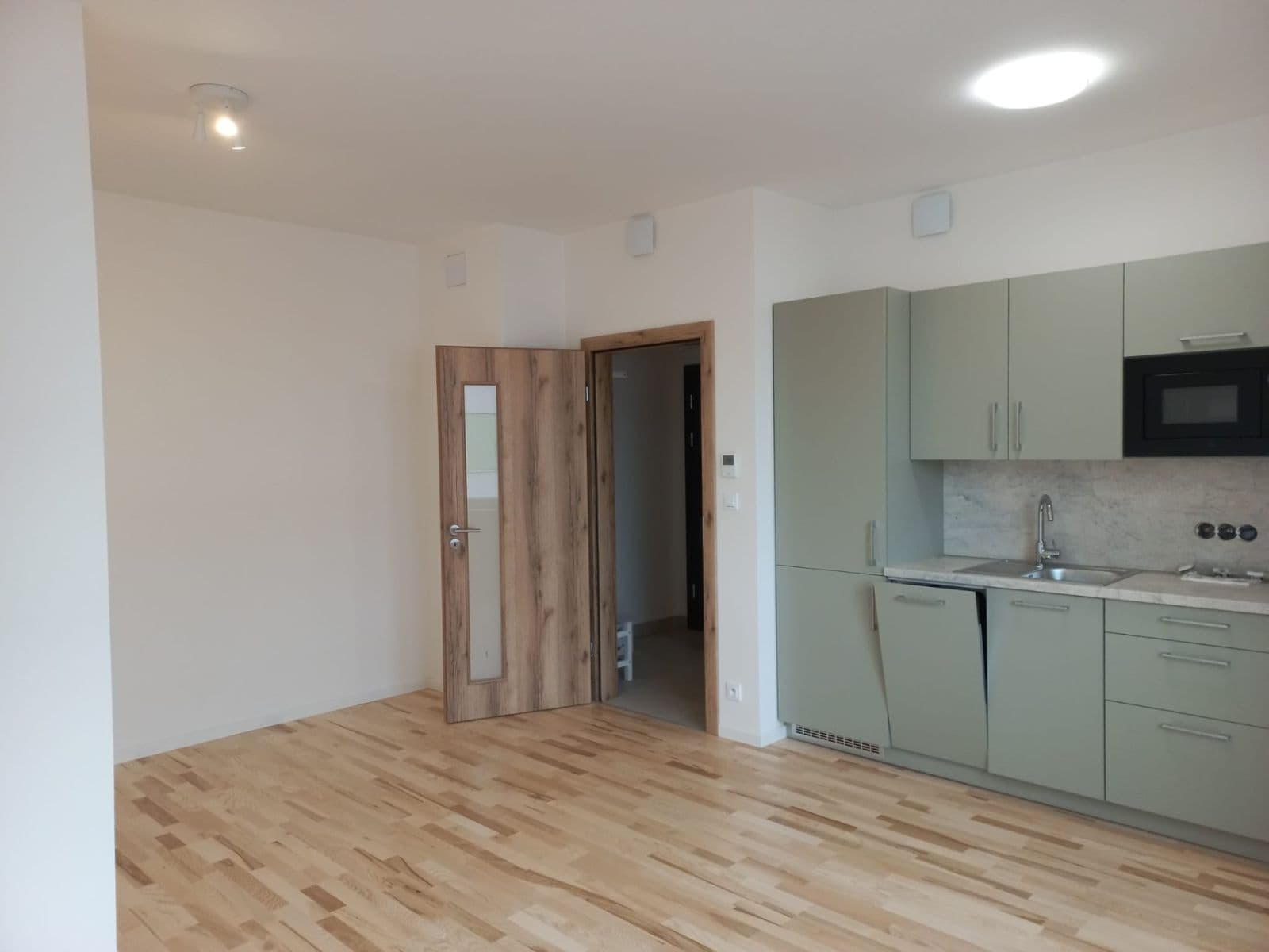 Pronájem bytu 1+kk 32 m², Randova, Dobřichovice, Středočeský kraj Pronájem bytu 1+kk 32 m², Randova, Dobřichovice, Středočeský kraj