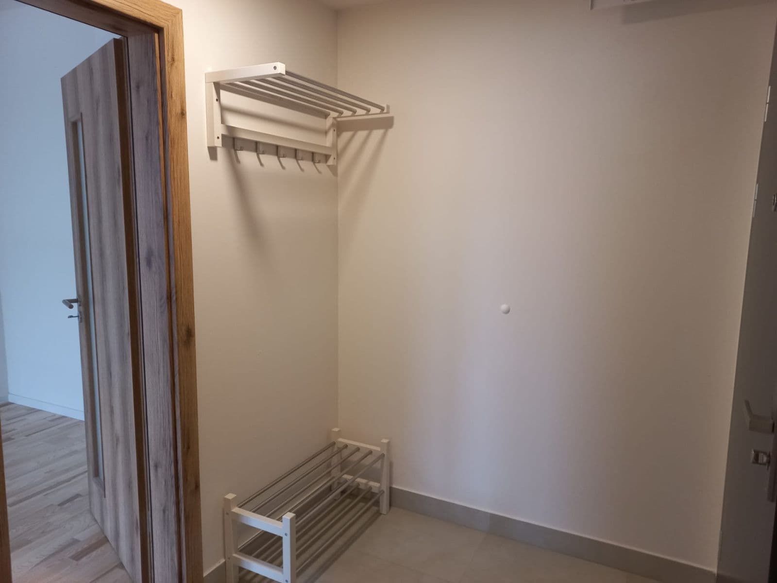 Pronájem bytu 1+kk 32 m², Randova, Dobřichovice, Středočeský kraj Pronájem bytu 1+kk 32 m², Randova, Dobřichovice, Středočeský kraj