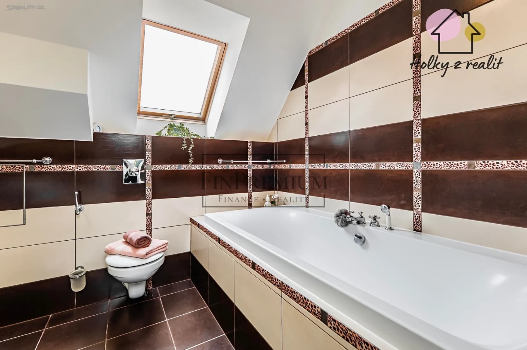 Prodej bytu 4+kk 108 m², Lomená, Jesenice, Středočeský kraj Prodej bytu 4+kk 108 m², Lomená, Jesenice, Středočeský kraj