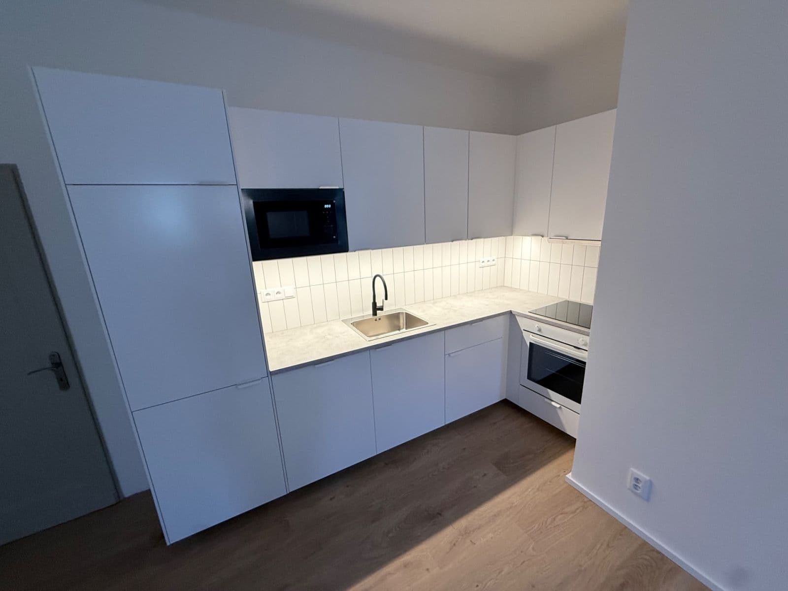 Pronájem bytu 3+kk 77 m², V Holešovičkách, Praha, Praha Pronájem bytu 3+kk 77 m², V Holešovičkách, Praha, Praha