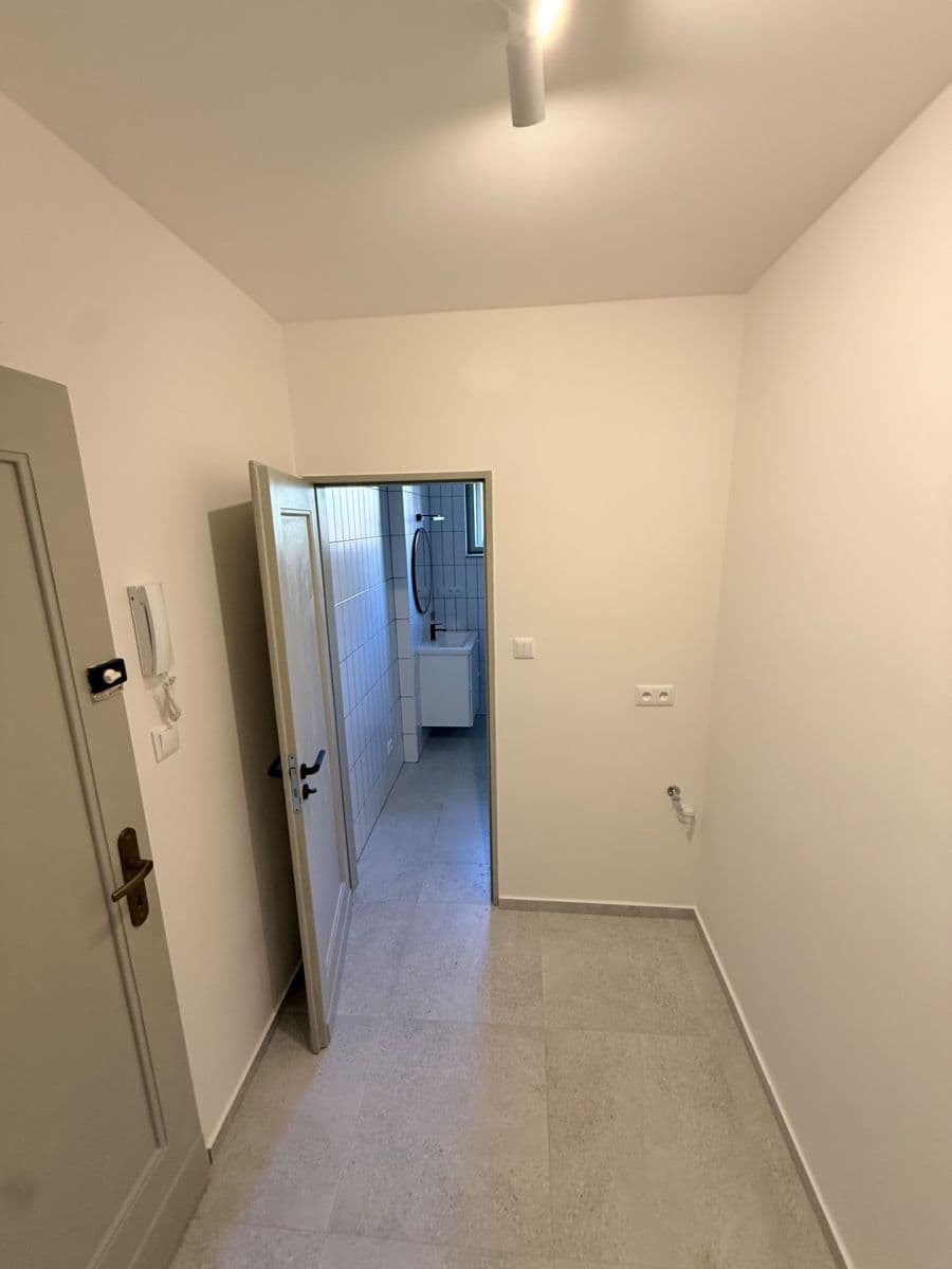 Pronájem bytu 3+kk 77 m², V Holešovičkách, Praha, Praha Pronájem bytu 3+kk 77 m², V Holešovičkách, Praha, Praha