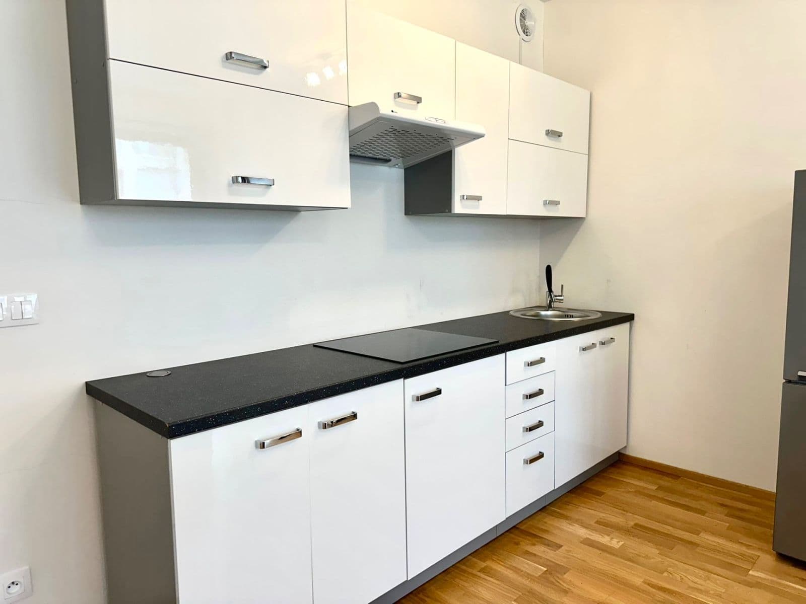 Pronájem bytu 1+kk 37 m², Breitfeldova, Praha, Praha Pronájem bytu 1+kk 37 m², Breitfeldova, Praha, Praha