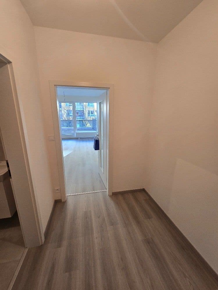 Pronájem bytu 1+kk 35 m², Pod Harfou, Praha, Praha Pronájem bytu 1+kk 35 m², Pod Harfou, Praha, Praha