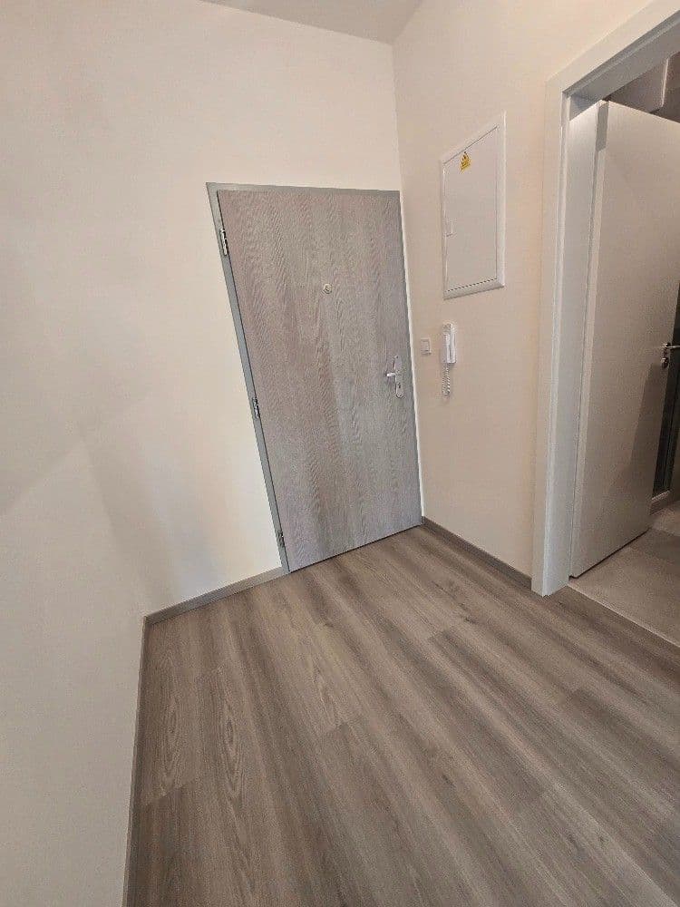 Pronájem bytu 1+kk 35 m², Pod Harfou, Praha, Praha Pronájem bytu 1+kk 35 m², Pod Harfou, Praha, Praha