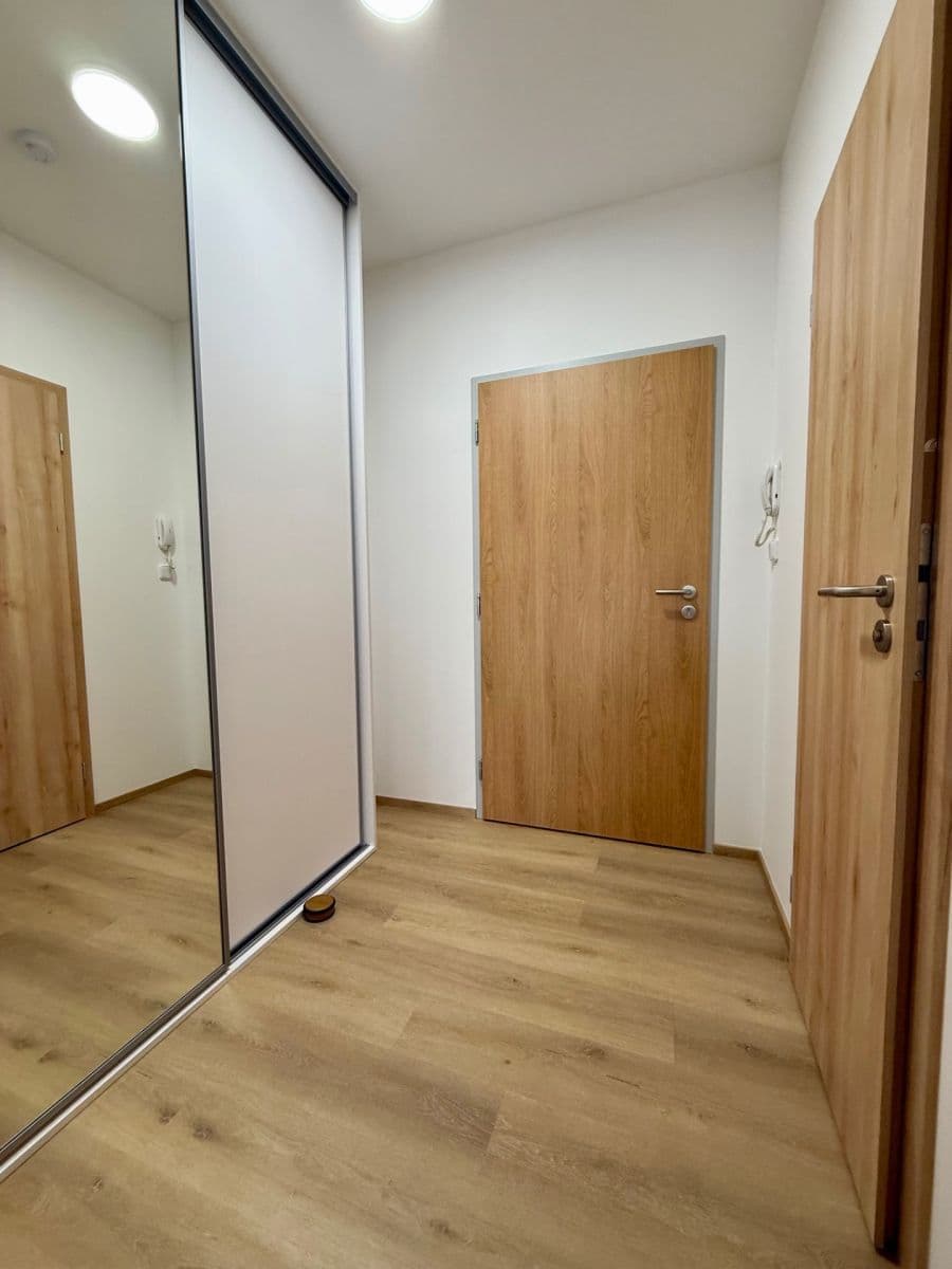 Pronájem bytu 1+kk 34 m², Mochovská, Praha, Praha Pronájem bytu 1+kk 34 m², Mochovská, Praha, Praha