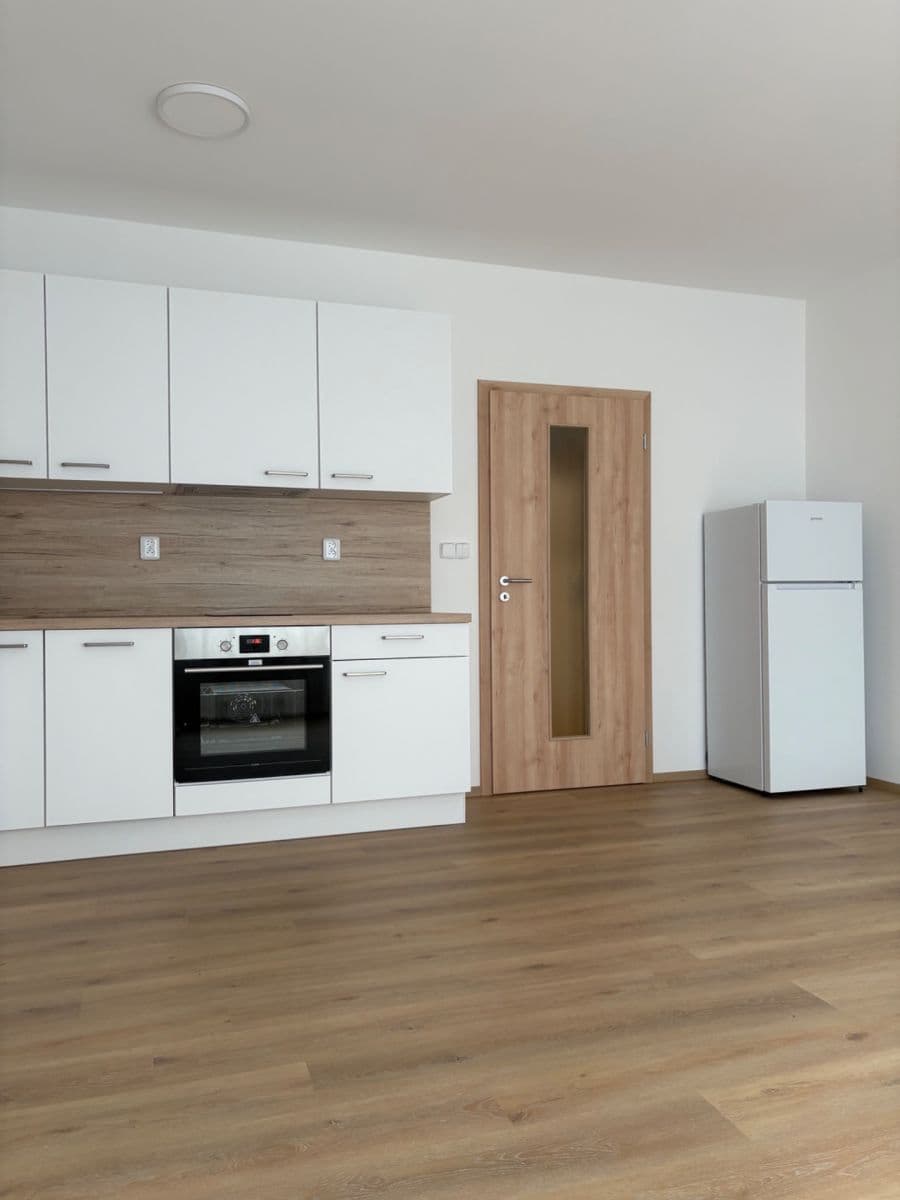 Pronájem bytu 1+kk 34 m², Mochovská, Praha, Praha Pronájem bytu 1+kk 34 m², Mochovská, Praha, Praha