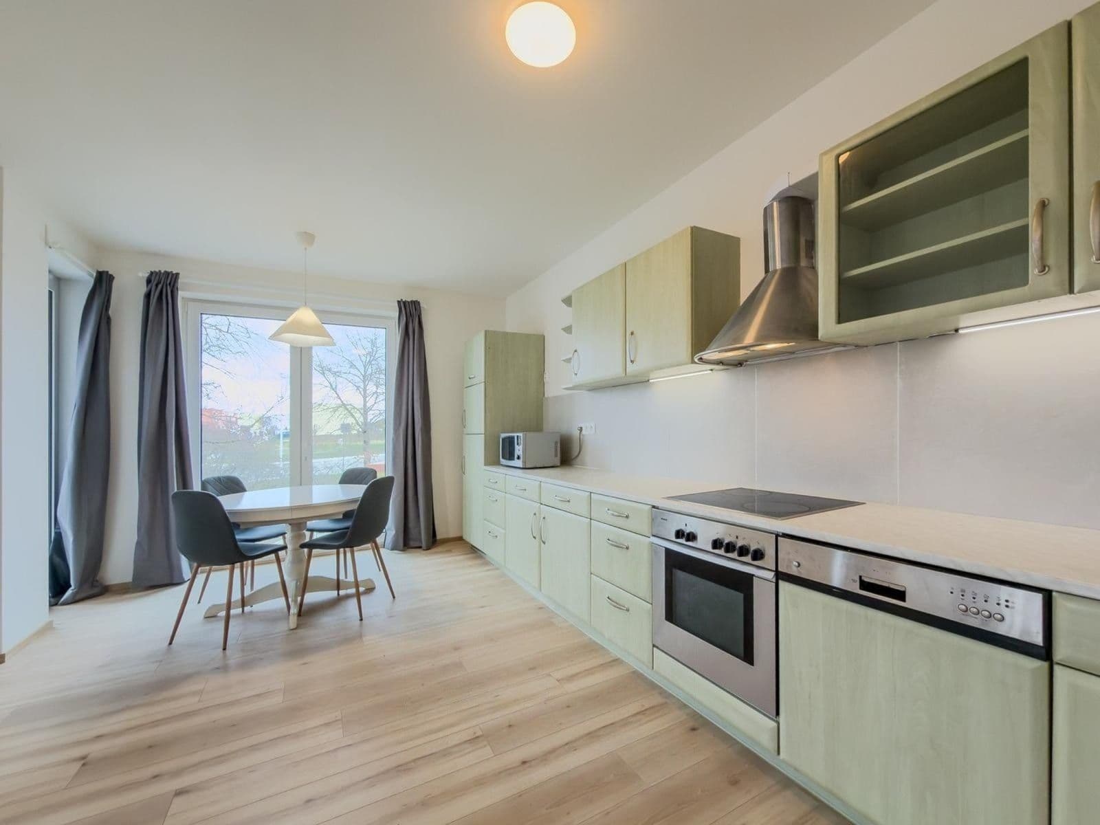 Pronájem bytu 3+kk 96 m², Pod Zahrady, Přezletice, Středočeský kraj Pronájem bytu 3+kk 96 m², Pod Zahrady, Přezletice, Středočeský kraj