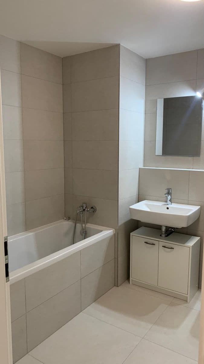 Pronájem bytu 3+kk 96 m², Pod Zahrady, Přezletice, Středočeský kraj Pronájem bytu 3+kk 96 m², Pod Zahrady, Přezletice, Středočeský kraj