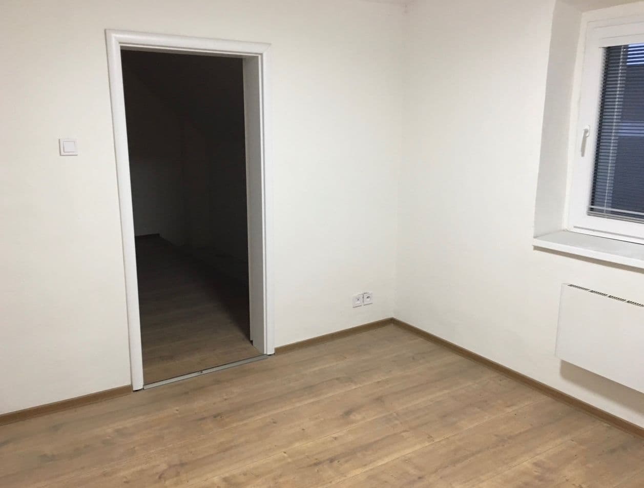 Pronájem domu 130 m², pozemek 100 m², Chocerady, Středočeský kraj Pronájem domu 130 m², pozemek 100 m², Chocerady, Středočeský kraj