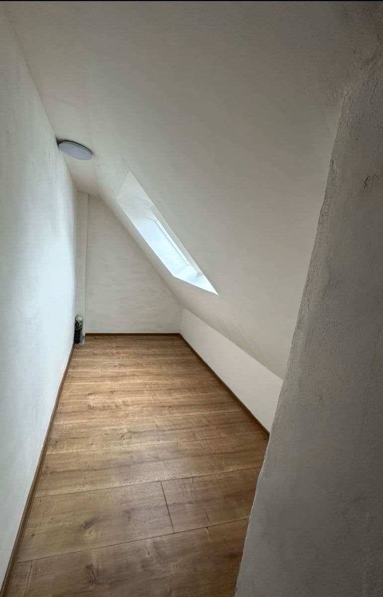 Pronájem domu 130 m², pozemek 100 m², Chocerady, Středočeský kraj Pronájem domu 130 m², pozemek 100 m², Chocerady, Středočeský kraj