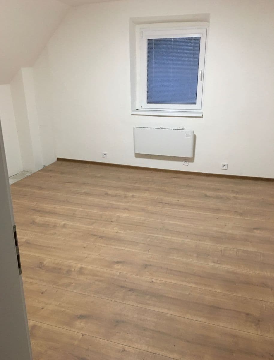 Pronájem domu 130 m², pozemek 100 m², Chocerady, Středočeský kraj Pronájem domu 130 m², pozemek 100 m², Chocerady, Středočeský kraj