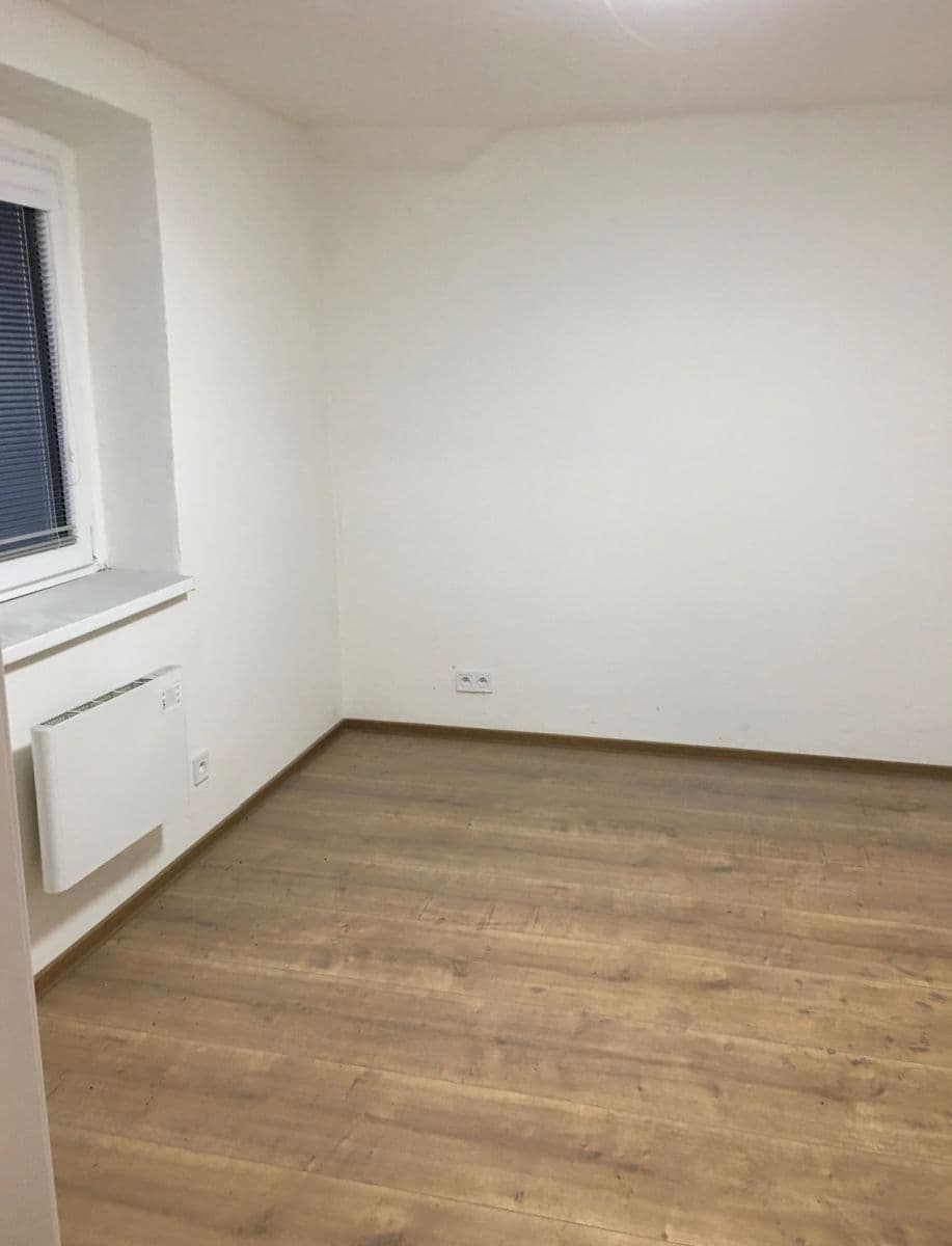 Pronájem domu 130 m², pozemek 100 m², Chocerady, Středočeský kraj Pronájem domu 130 m², pozemek 100 m², Chocerady, Středočeský kraj