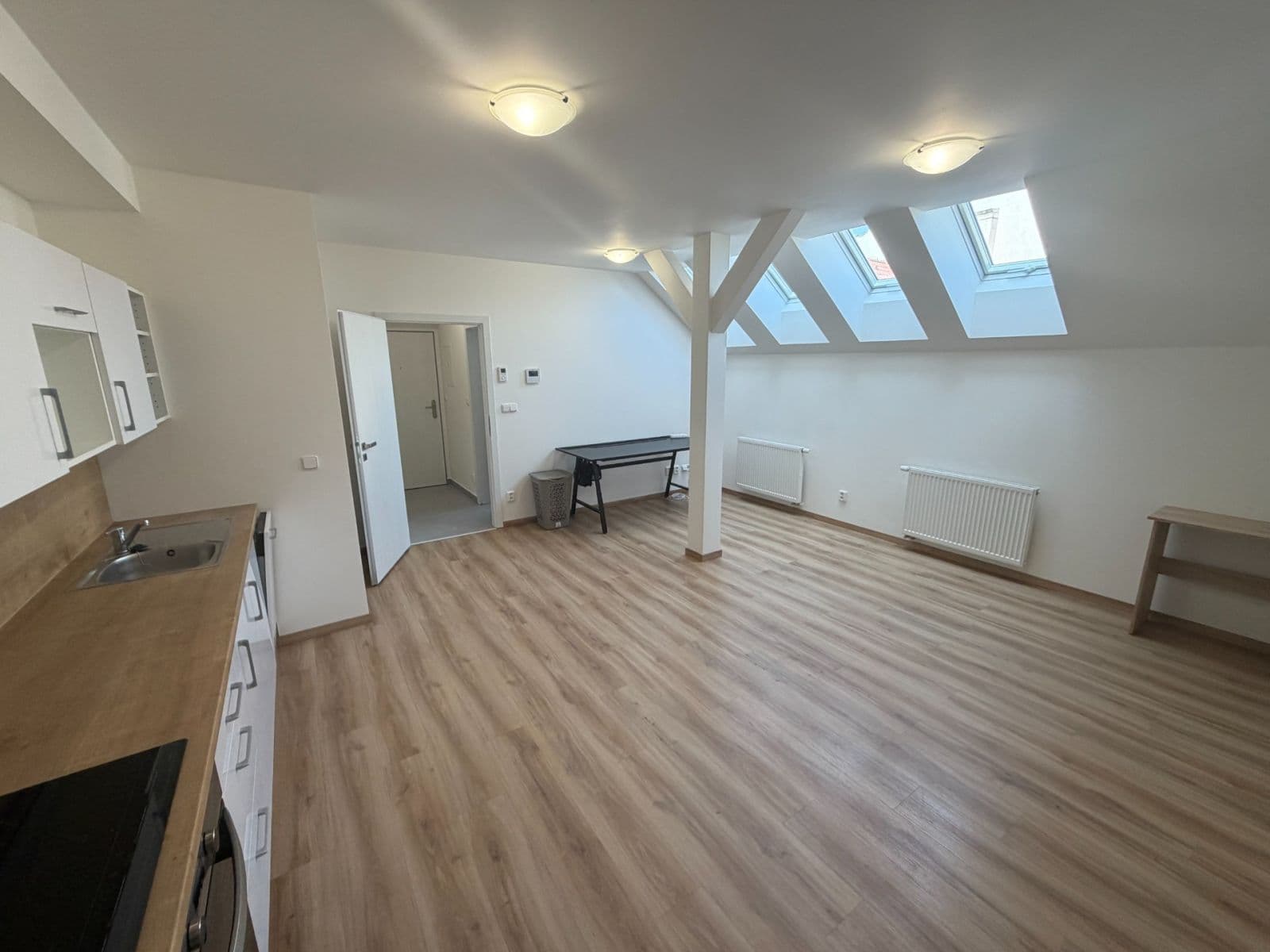 Pronájem bytu 1+kk 35 m², Tovární, Plzeň, Plzeňský kraj Pronájem bytu 1+kk 35 m², Tovární, Plzeň, Plzeňský kraj