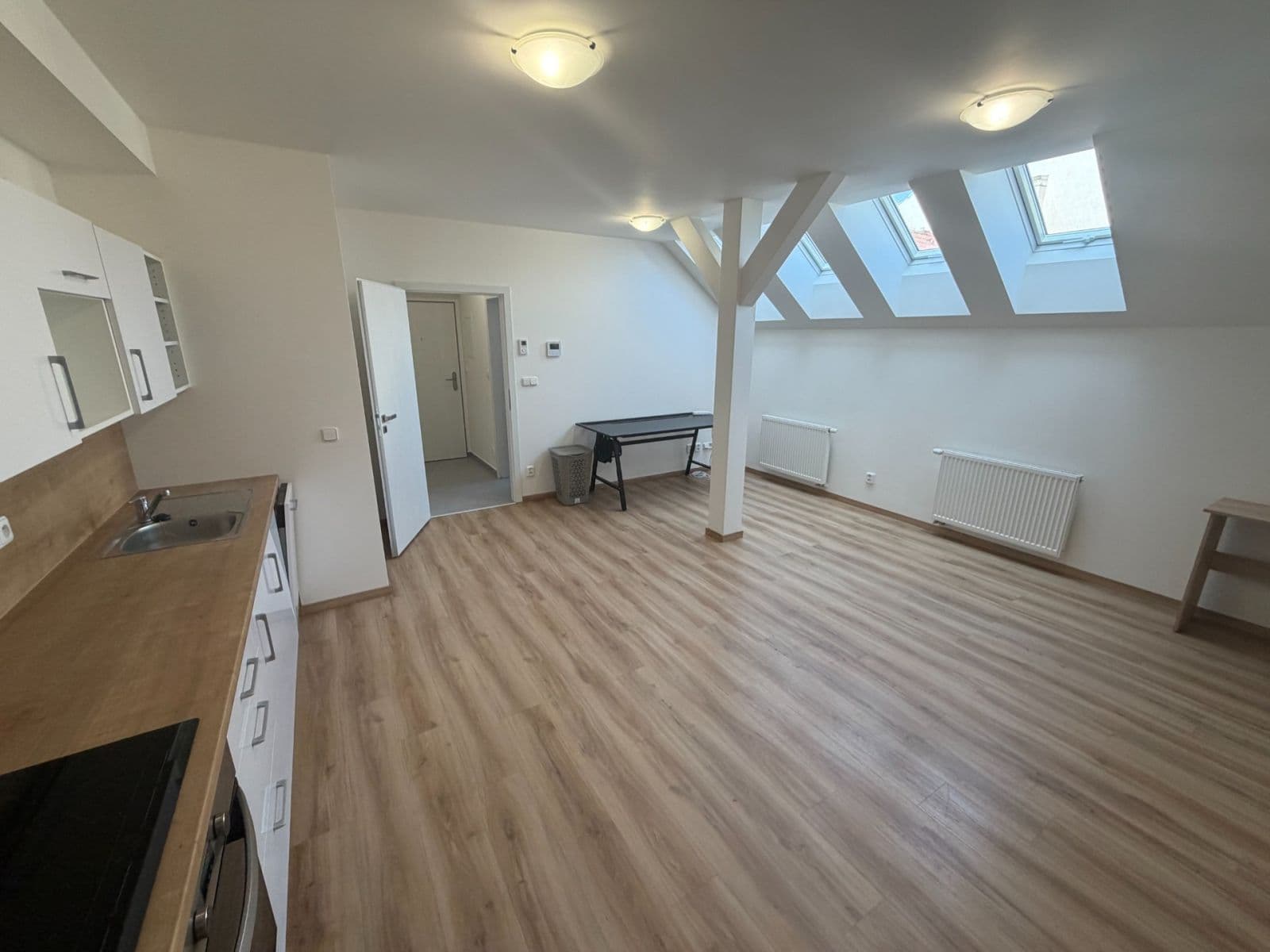 Pronájem bytu 1+kk 35 m², Tovární, Plzeň, Plzeňský kraj Pronájem bytu 1+kk 35 m², Tovární, Plzeň, Plzeňský kraj