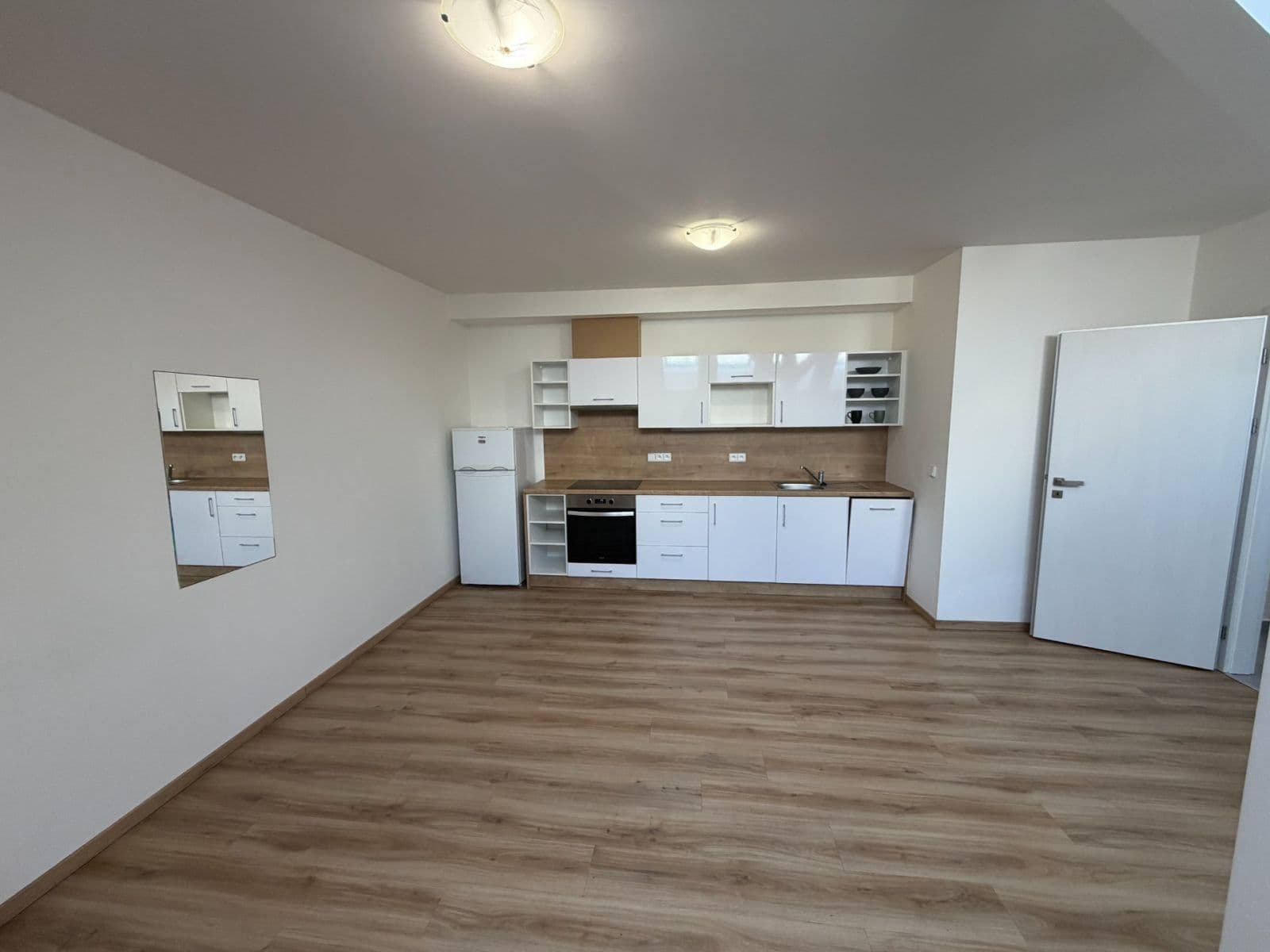 Pronájem bytu 1+kk 35 m², Tovární, Plzeň, Plzeňský kraj Pronájem bytu 1+kk 35 m², Tovární, Plzeň, Plzeňský kraj