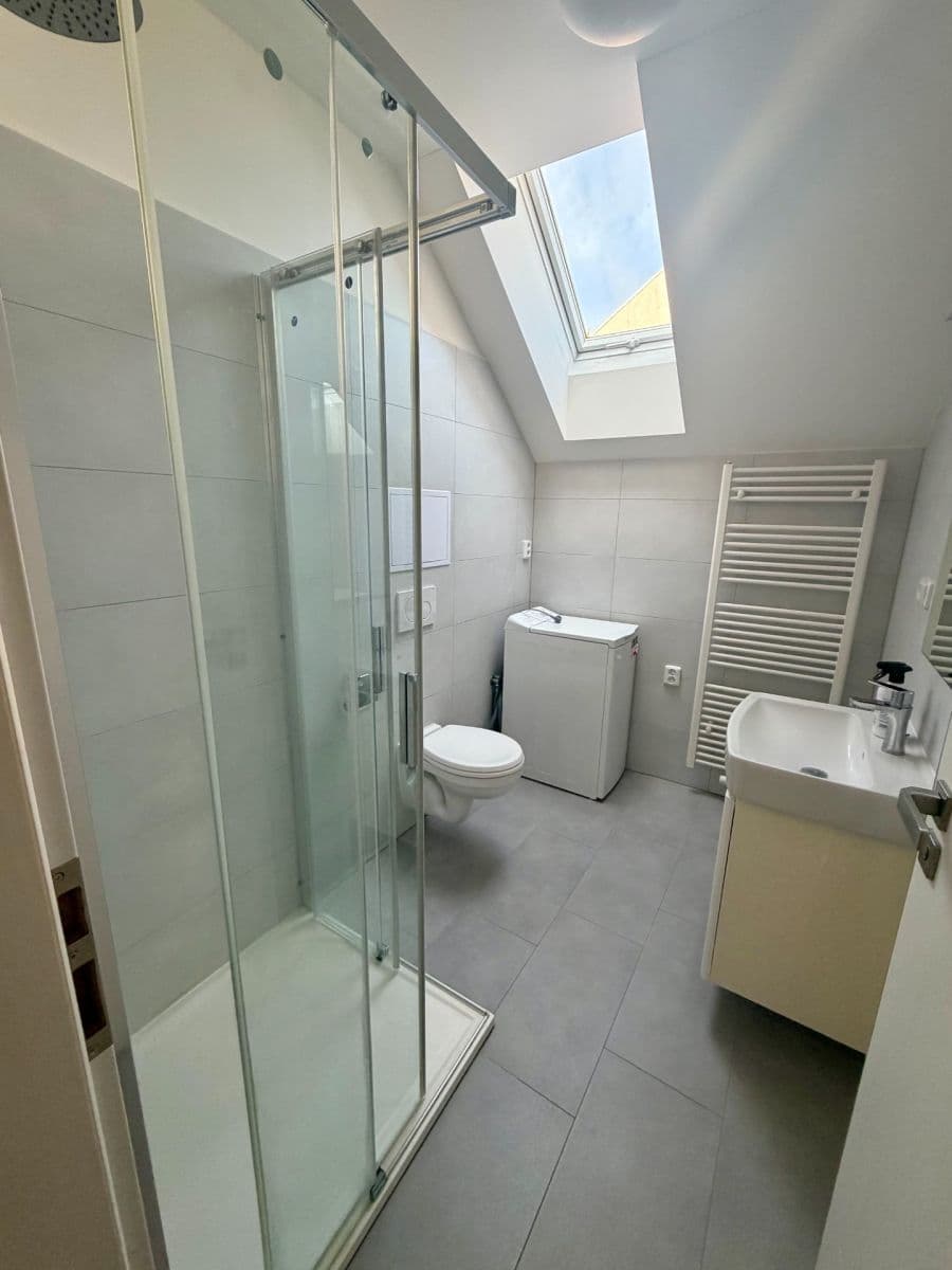 Pronájem bytu 1+kk 35 m², Tovární, Plzeň, Plzeňský kraj Pronájem bytu 1+kk 35 m², Tovární, Plzeň, Plzeňský kraj