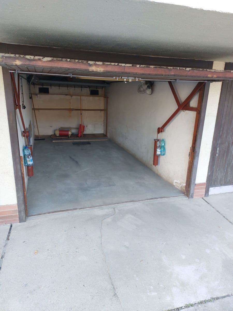 Pronájem garáže 17 m², Nad cihelnou, Praha, Praha Pronájem garáže 17 m², Nad cihelnou, Praha, Praha