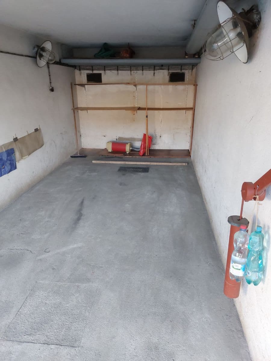 Pronájem garáže 17 m², Nad cihelnou, Praha, Praha Pronájem garáže 17 m², Nad cihelnou, Praha, Praha