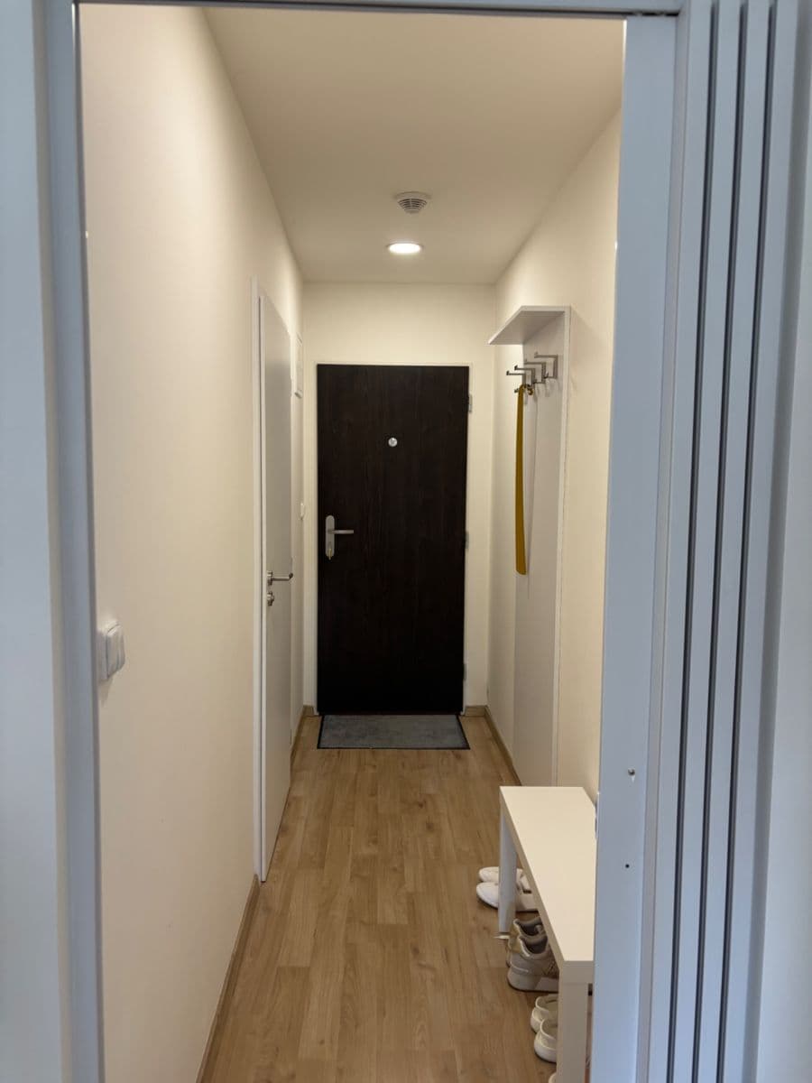 Pronájem nebytového prostoru 25 m², Peroutkova, Praha, Praha Pronájem nebytového prostoru 25 m², Peroutkova, Praha, Praha