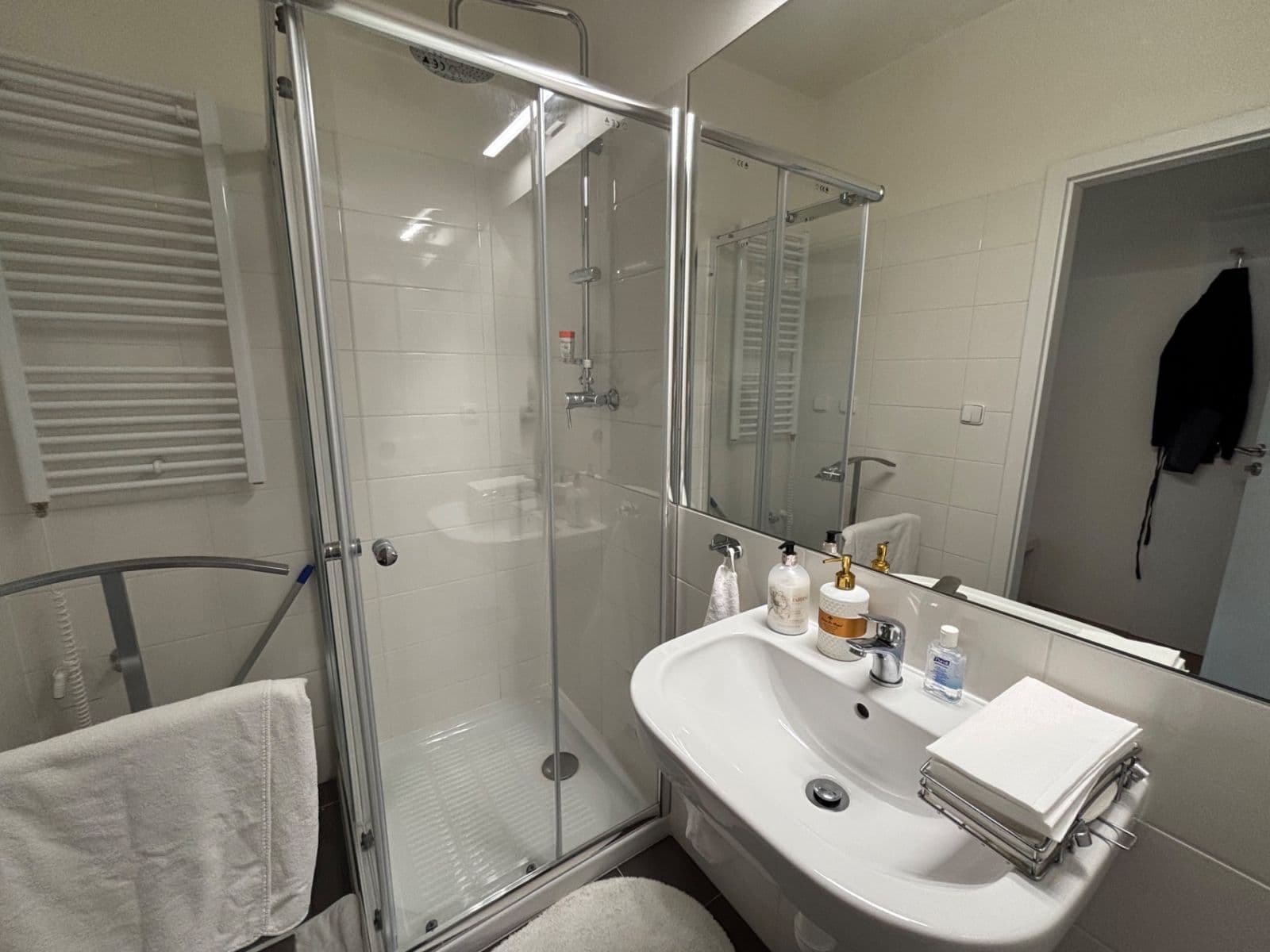 Pronájem nebytového prostoru 25 m², Peroutkova, Praha, Praha Pronájem nebytového prostoru 25 m², Peroutkova, Praha, Praha