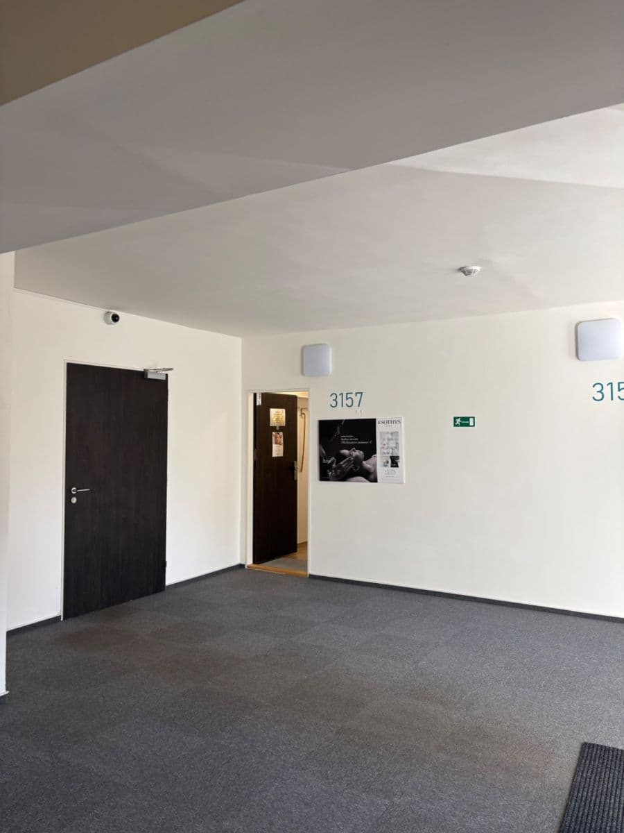 Pronájem nebytového prostoru 25 m², Peroutkova, Praha, Praha Pronájem nebytového prostoru 25 m², Peroutkova, Praha, Praha