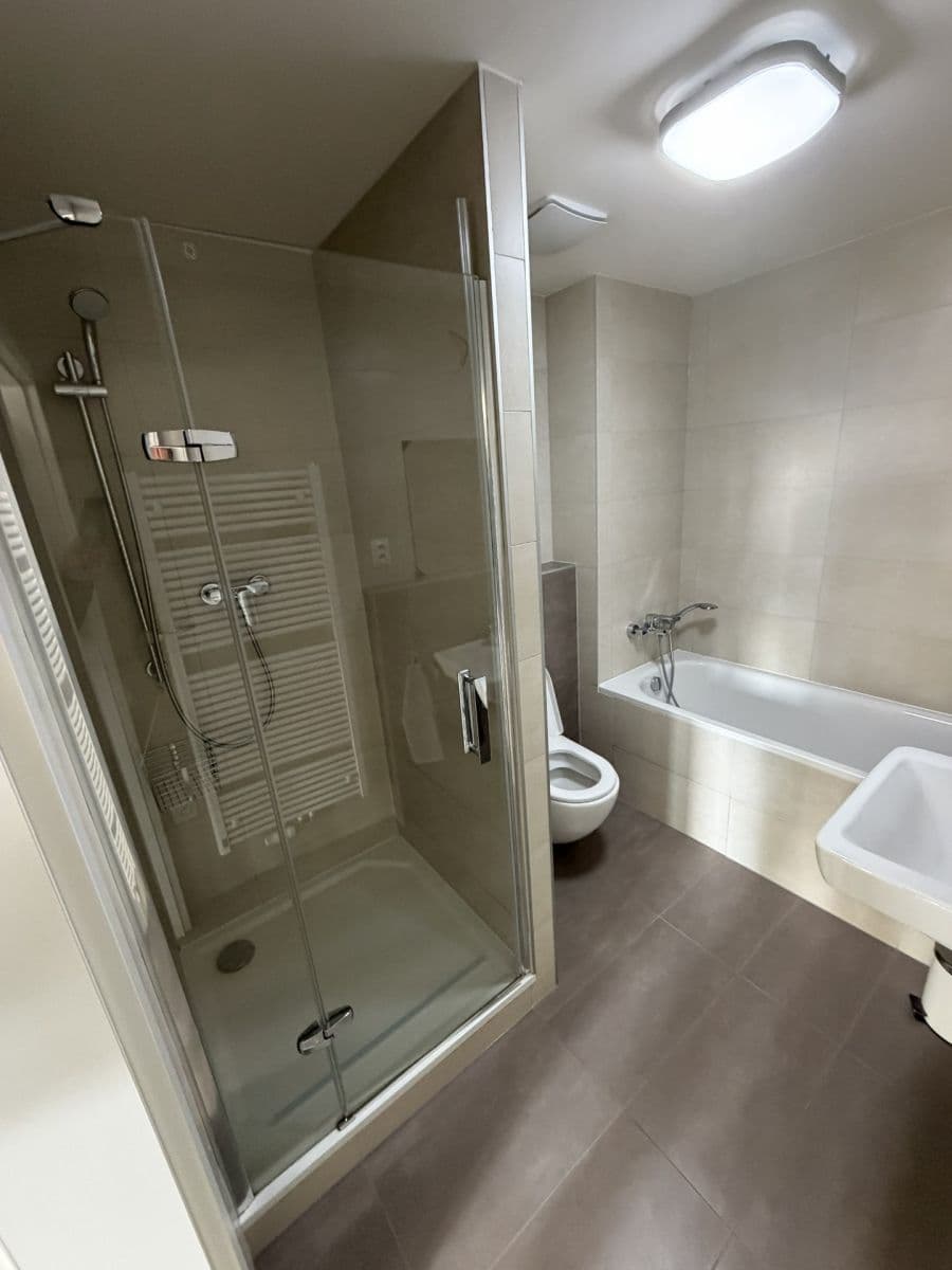 Pronájem bytu 3+kk 84 m², Zvěřinova, Praha, Praha Pronájem bytu 3+kk 84 m², Zvěřinova, Praha, Praha