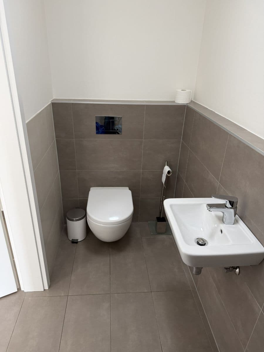 Pronájem bytu 3+kk 84 m², Zvěřinova, Praha, Praha Pronájem bytu 3+kk 84 m², Zvěřinova, Praha, Praha