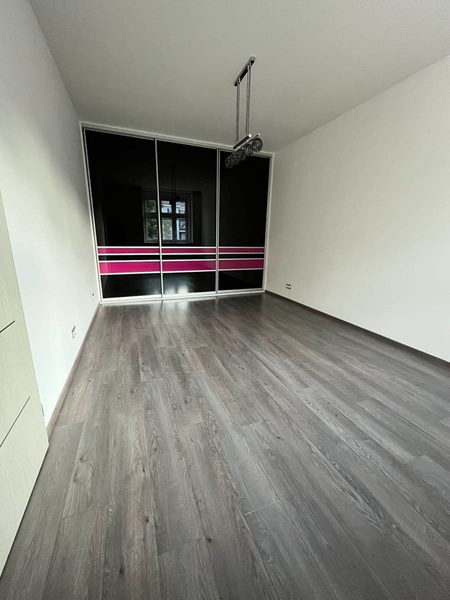 Pronájem bytu 2+1 59 m², Jeseniova, Praha, Praha Pronájem bytu 2+1 59 m², Jeseniova, Praha, Praha