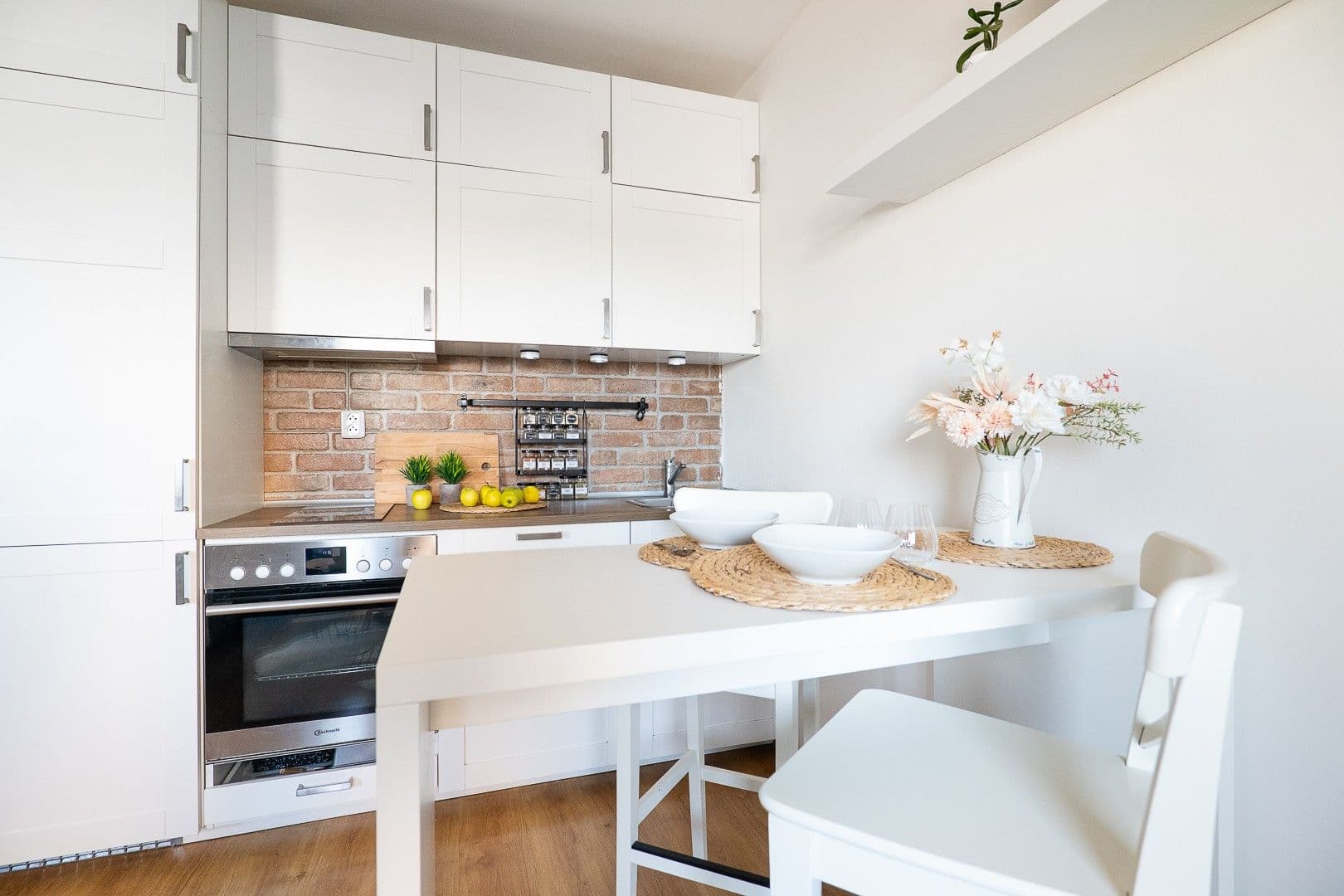 Prodej bytu 1+kk 37 m², Roztocká, Úholičky, Středočeský kraj Prodej bytu 1+kk 37 m², Roztocká, Úholičky, Středočeský kraj