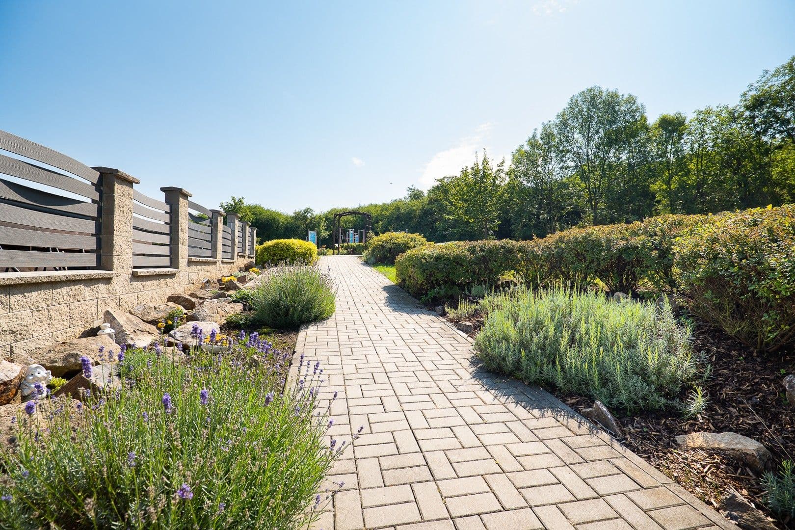 Prodej bytu 1+kk 37 m², Roztocká, Úholičky, Středočeský kraj Prodej bytu 1+kk 37 m², Roztocká, Úholičky, Středočeský kraj