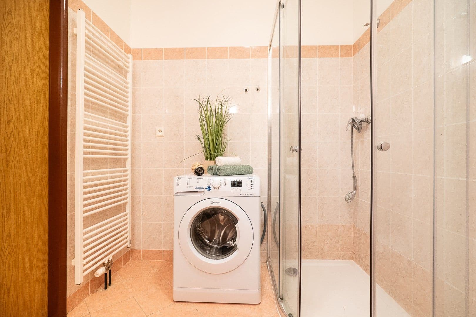 Prodej bytu 1+kk 37 m², Roztocká, Úholičky, Středočeský kraj Prodej bytu 1+kk 37 m², Roztocká, Úholičky, Středočeský kraj