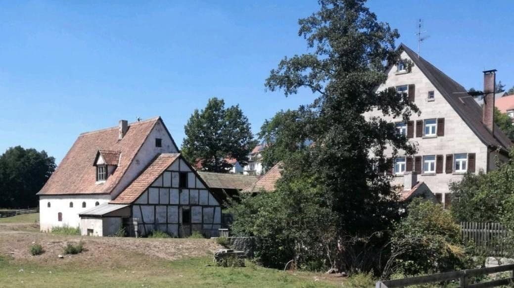 Prodej domu 180 m², pozemek 4.000 m², Wilhermsdorf, Bavorsko Prodej domu 180 m², pozemek 4.000 m², Wilhermsdorf, Bavorsko