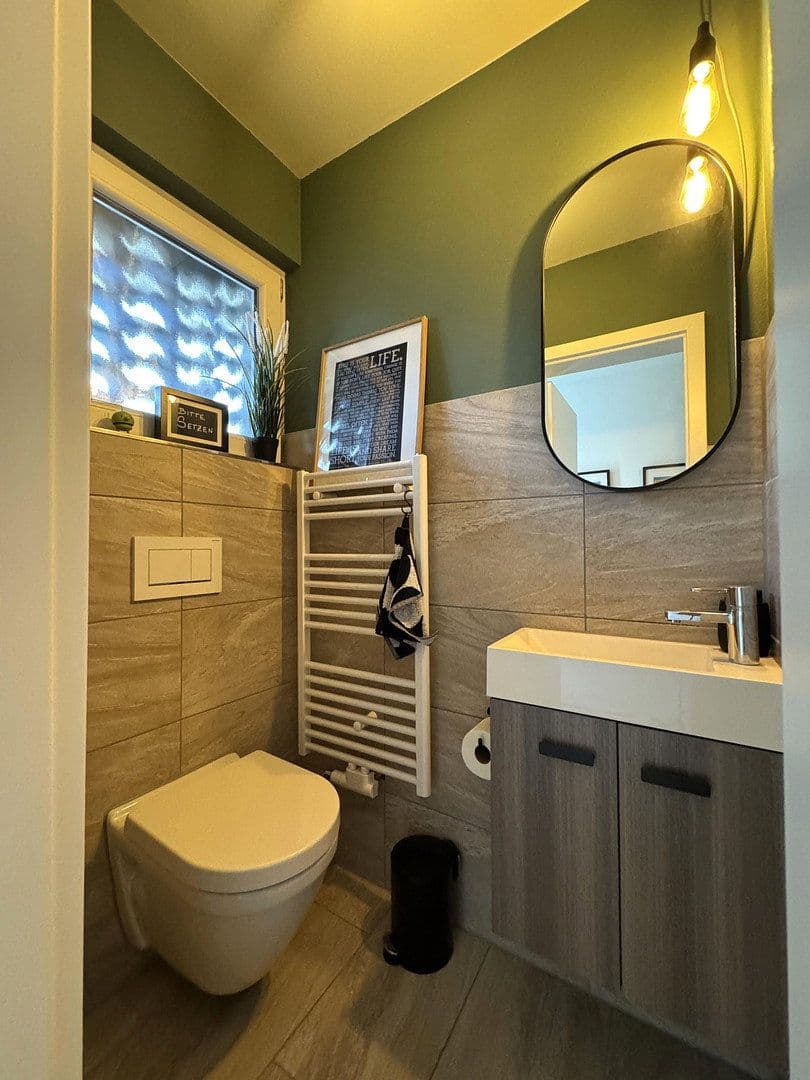 Prodej domu 149 m², pozemek 398 m², Mülheim an der Ruhr, Severní Porýní-Vestfálsko Prodej domu 149 m², pozemek 398 m², Mülheim an der Ruhr, Severní Porýní-Vestfálsko