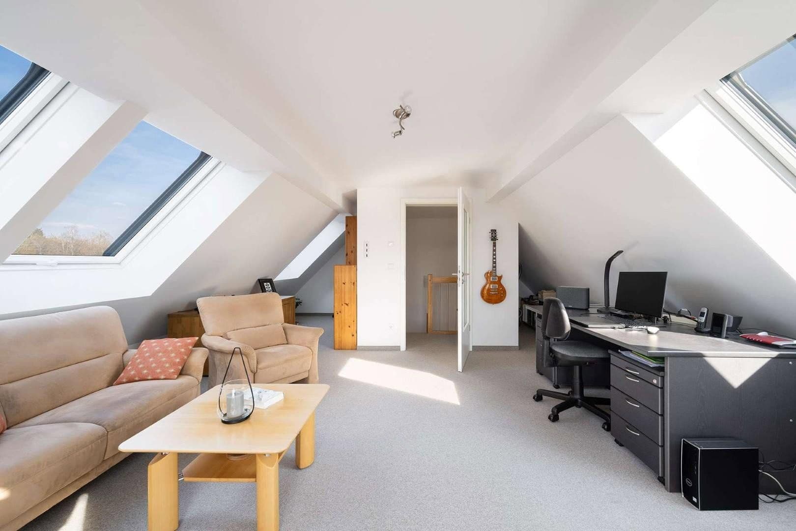 Pronájem bytu 3+1 87 m², Kniggestraße 12, München, Bavorsko Pronájem bytu 3+1 87 m², Kniggestraße 12, München, Bavorsko