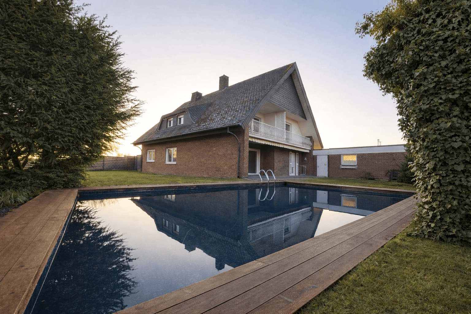 Prodej domu 240 m², pozemek 1.000 m², Oelde, Severní Porýní-Vestfálsko Prodej domu 240 m², pozemek 1.000 m², Oelde, Severní Porýní-Vestfálsko