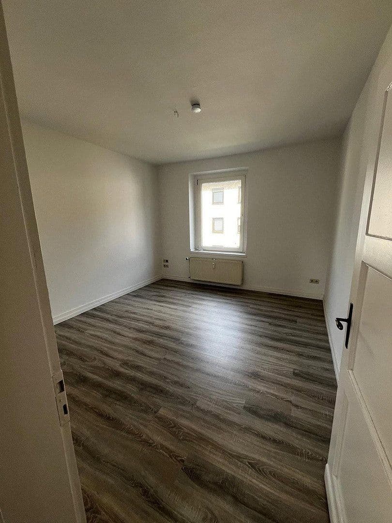 Pronájem bytu 1+1 35 m², Reinarzstr. 39, Krefeld, Severní Porýní-Vestfálsko Pronájem bytu 1+1 35 m², Reinarzstr. 39, Krefeld, Severní Porýní-Vestfálsko