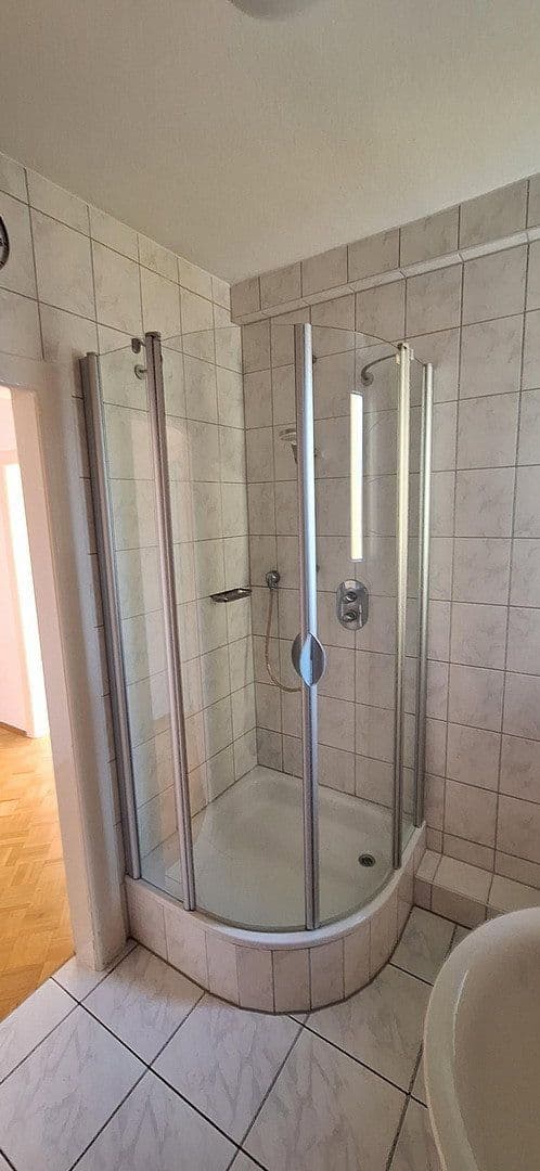 Pronájem bytu 4+1 107 m², St.Michael-Str. 20, Siegen, Severní Porýní-Vestfálsko Pronájem bytu 4+1 107 m², St.Michael-Str. 20, Siegen, Severní Porýní-Vestfálsko