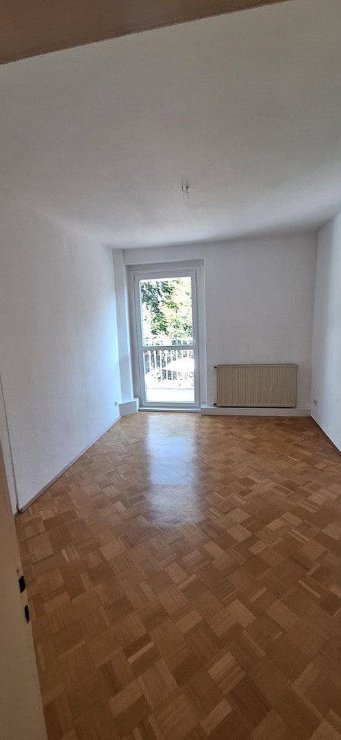 Pronájem bytu 4+1 107 m², St.Michael-Str. 20, Siegen, Severní Porýní-Vestfálsko Pronájem bytu 4+1 107 m², St.Michael-Str. 20, Siegen, Severní Porýní-Vestfálsko