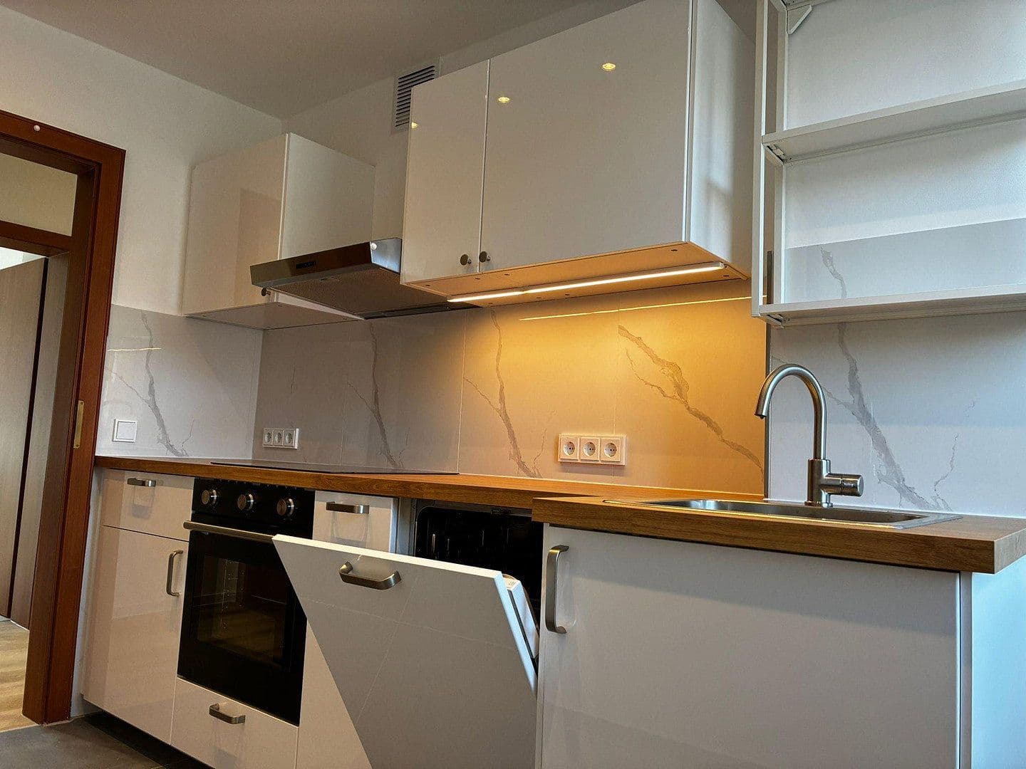 Pronájem bytu 3+1 67 m², Hannover, Dolní Sasko Pronájem bytu 3+1 67 m², Hannover, Dolní Sasko