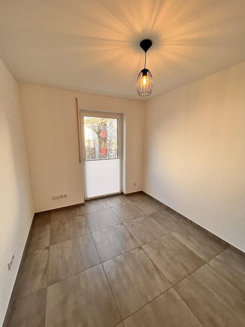 Pronájem bytu 3+1 86 m², Heilbronn, Bádensko-Württembersko Pronájem bytu 3+1 86 m², Heilbronn, Bádensko-Württembersko