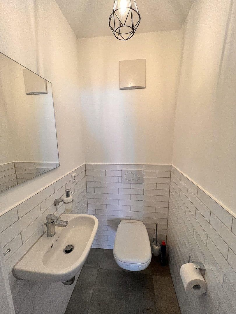 Pronájem bytu 3+1 86 m², Heilbronn, Bádensko-Württembersko Pronájem bytu 3+1 86 m², Heilbronn, Bádensko-Württembersko