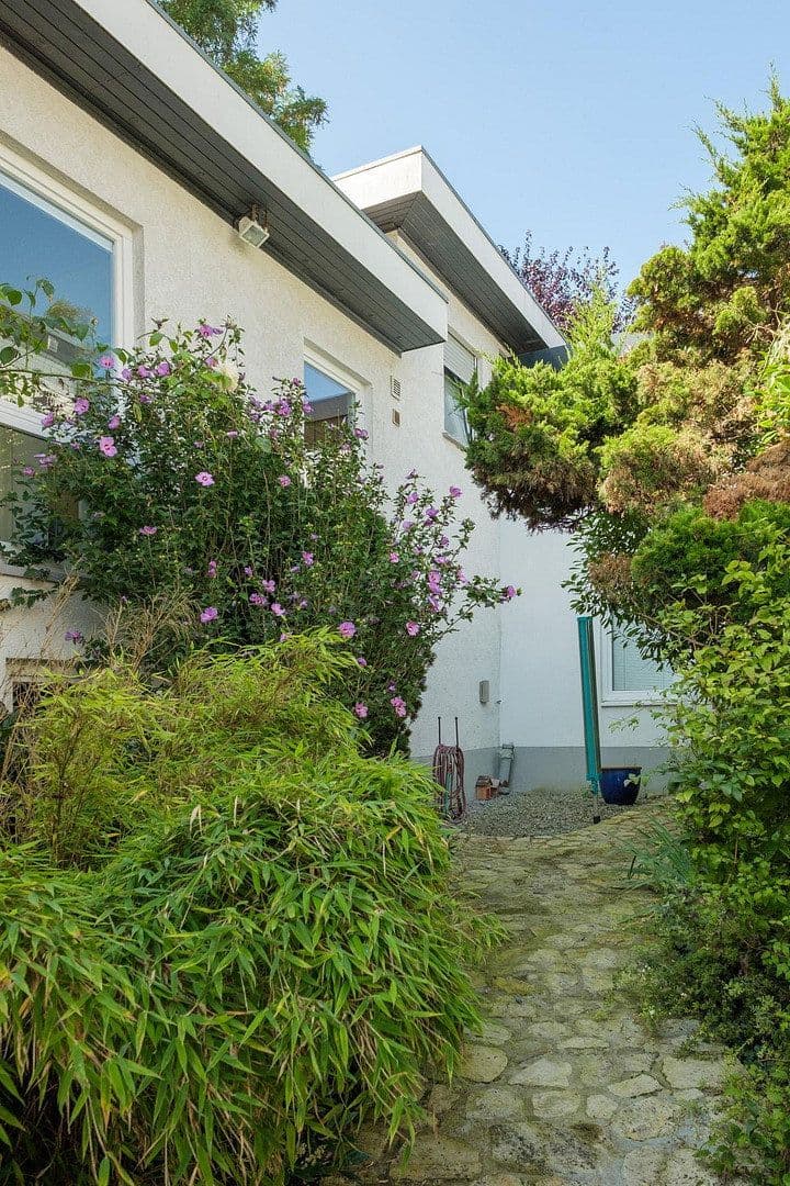 Prodej domu 228 m², pozemek 1.435 m², Ingelheim am Rhein, Porýní-Falc Prodej domu 228 m², pozemek 1.435 m², Ingelheim am Rhein, Porýní-Falc