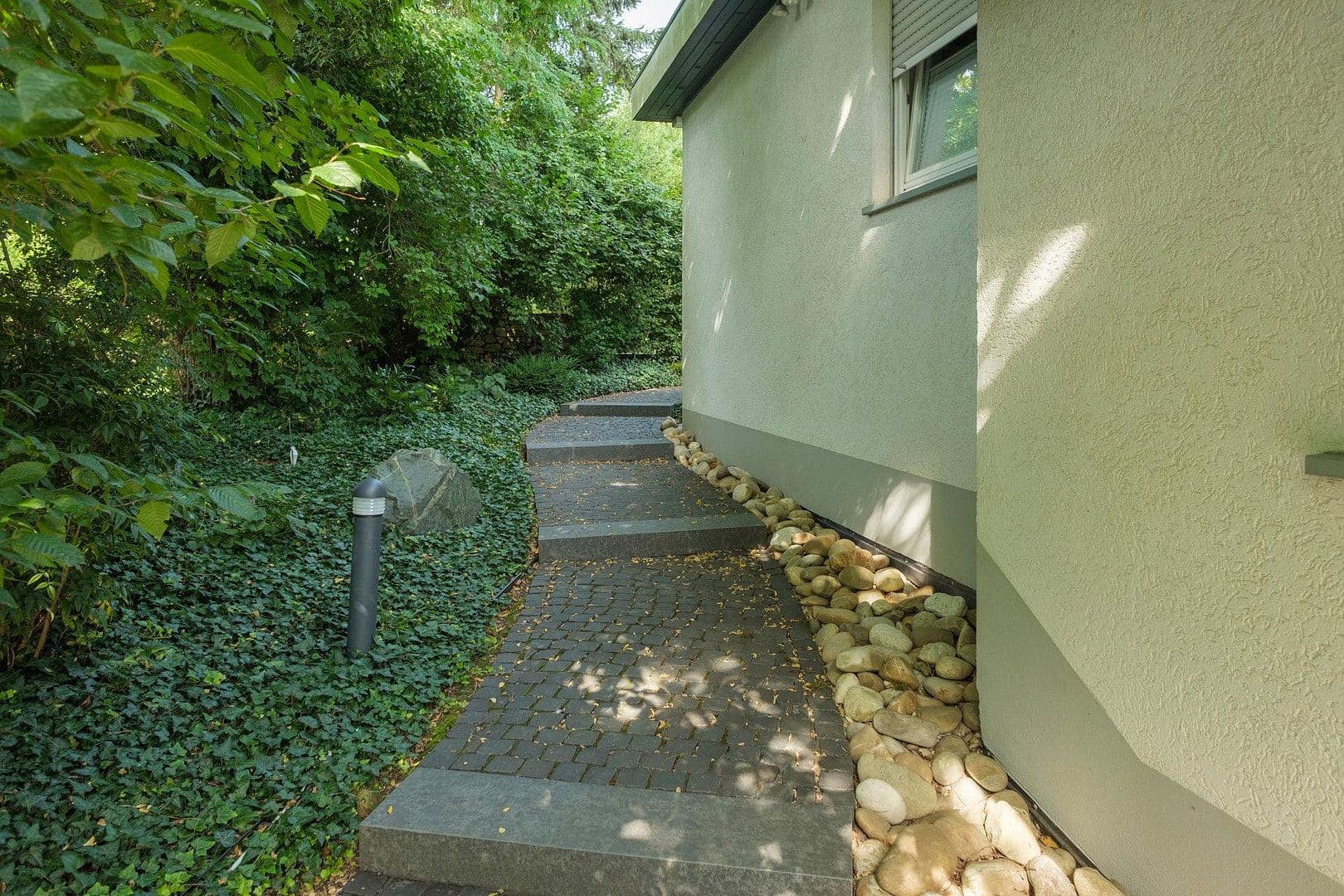 Prodej domu 228 m², pozemek 1.435 m², Ingelheim am Rhein, Porýní-Falc Prodej domu 228 m², pozemek 1.435 m², Ingelheim am Rhein, Porýní-Falc