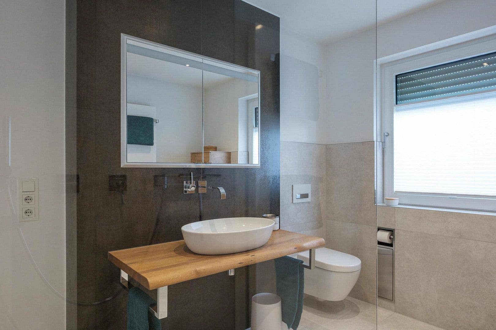 Prodej domu 228 m², pozemek 1.435 m², Ingelheim am Rhein, Porýní-Falc Prodej domu 228 m², pozemek 1.435 m², Ingelheim am Rhein, Porýní-Falc