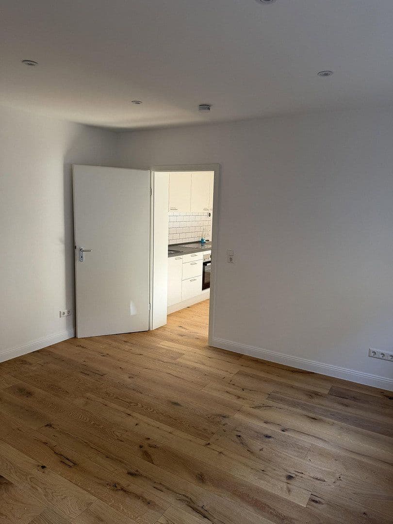 Pronájem bytu 3+1 73 m², Bussenstraße 58, Stuttgart, Bádensko-Württembersko Pronájem bytu 3+1 73 m², Bussenstraße 58, Stuttgart, Bádensko-Württembersko