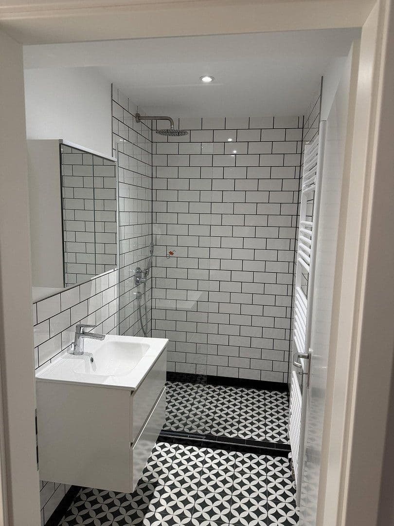 Pronájem bytu 3+1 73 m², Bussenstraße 58, Stuttgart, Bádensko-Württembersko Pronájem bytu 3+1 73 m², Bussenstraße 58, Stuttgart, Bádensko-Württembersko