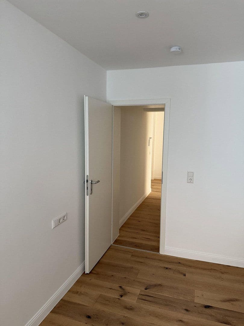 Pronájem bytu 3+1 73 m², Bussenstraße 58, Stuttgart, Bádensko-Württembersko Pronájem bytu 3+1 73 m², Bussenstraße 58, Stuttgart, Bádensko-Württembersko